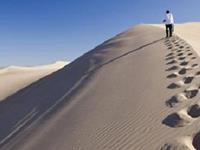 塔罗占卜你们的感情会经历坎坷吗