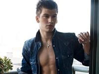 双子女的理想炮友