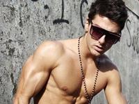 水瓶座男生适合什么样的女人