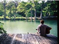 董易姗2017年6月生肖蛇运势