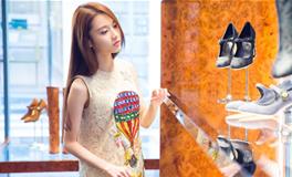 一个大美女爱上12星男是因为什么