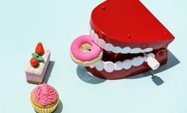 梦见牙齿掉光了