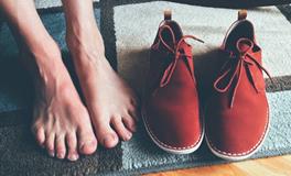 梦到穿别人的鞋是什么意思