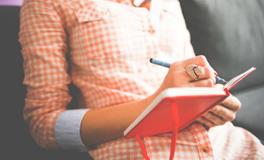 梦见自己不停的找东西