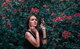 女人梦见花开了