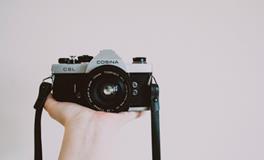 梦见拿钱给别人是什么意思