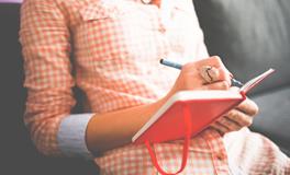 梦见自己在天上飞