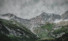 梦见别人穿孝衣是什么意思