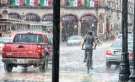 梦见外面下大雨