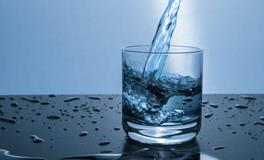 梦见用水洗东西