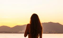 梦到自己头发秃了一块