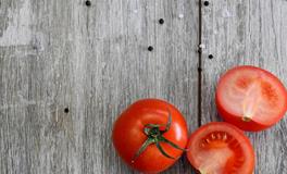 梦见请人吃饭预示着什么