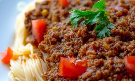 梦见和过世的亲人一起吃饭