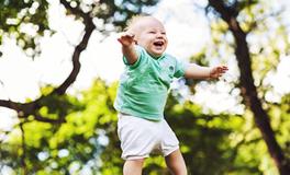 梦见小男孩哭是什么意思