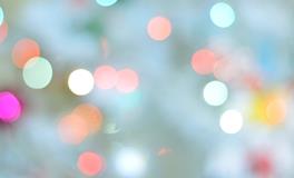 梦见自己穿红鞋子