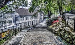 做梦梦到别的男人亲密