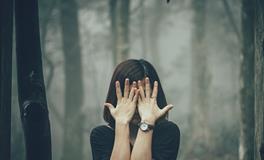 女人做梦梦到槐树开花