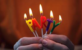 女人做梦梦到狗挡路