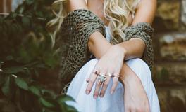 女人梦见别人穿白孝衣