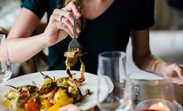 梦见和男朋友一起吃饭