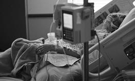 女人梦见自己的父亲病危