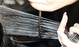 梦见老婆剪下头发挂在窗户上