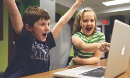 梦见小孩进家里玩