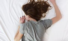 梦见和异性同居