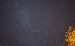 梦见流星雨划过