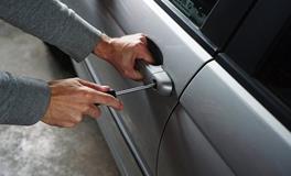 梦见自己偷钱被人追