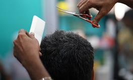 梦见老人帮我剪头发