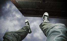 梦见小儿子从楼上掉下去