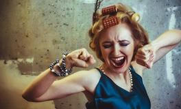 梦见牙齿掉了几颗