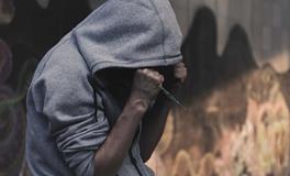 梦见自己在吸毒