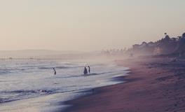 梦见自己参加游泳训练