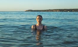 梦见落水女生是什么意思