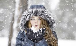 梦见下雪了穿的很少