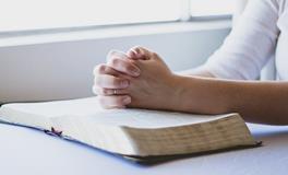 梦见右手流血是什么意思