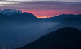 梦见死去的人拉我走好吗