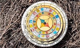 十三月亮历预言：上半年结束前我该【拼恋爱】还是【拼事业】？