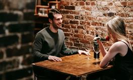 火花碰撞，暧昧阶段的致命魅力