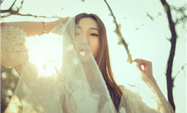 属马女餐厅吃饭，菜品现苍蝇，她会怎么办？