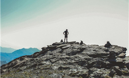 情商卓越的星座女性：揭秘最具社交智慧的星座